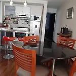 Departamento acogedor para viajeros y turistas