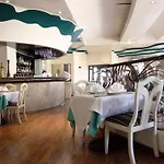 Porto Novo Hotel & Suites
