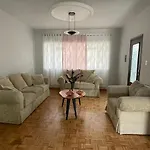 Céntrica casa, accesible a los lugares turísticos
