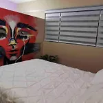 Modern Artist Apt., Overlooking Parque Espana