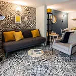 Niu Modern & Centric Lofts