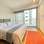 City Retreat Workspace, Wifi, Pool, Gym &Parking