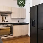 Two Story 2 Bedroom Condo With Patio In Roma Norte