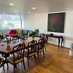 Espectacular Condo In A Premium Neighborhood