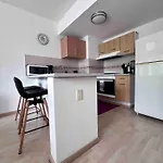 B106 - 2Bdr - 2Bth, Amazing Location
