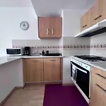 B106 - 2Bdr - 2Bth, Amazing Location