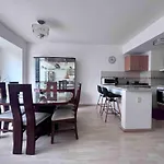 B106 - 2Bdr - 2Bth, Amazing Location