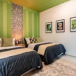Gummy Bear Condesa House With Roof Top 24Pax