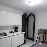 Spacious Apartment In Prime Location