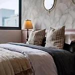 Stylish Apt With Pool And Gym