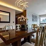 Stylish Apt With Pool And Gym