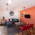 Coco Apartment By Don Jacinto