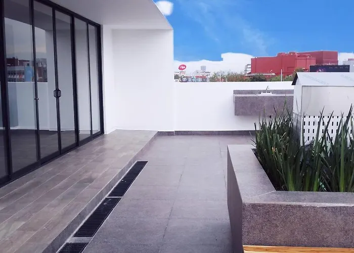 Secure, Central And Quiet Apartment Work Or Travel
