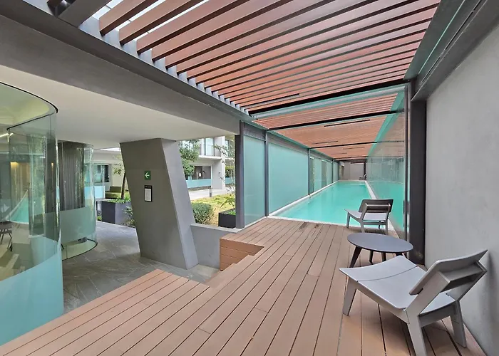 City Retreat Workspace, Wifi, Pool, Gym &Parking