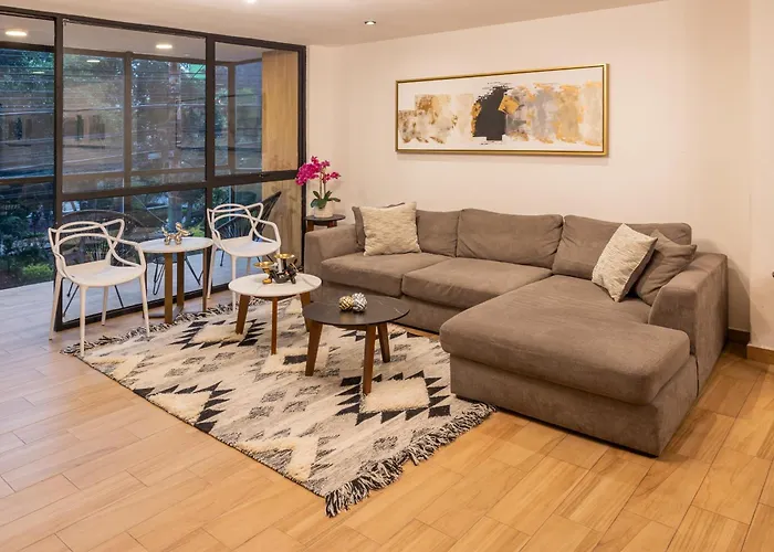 Posh Polanco Stay Tvs And Desks In Each Room