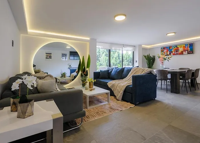 Wtc 1 Block Away - Total Comfort