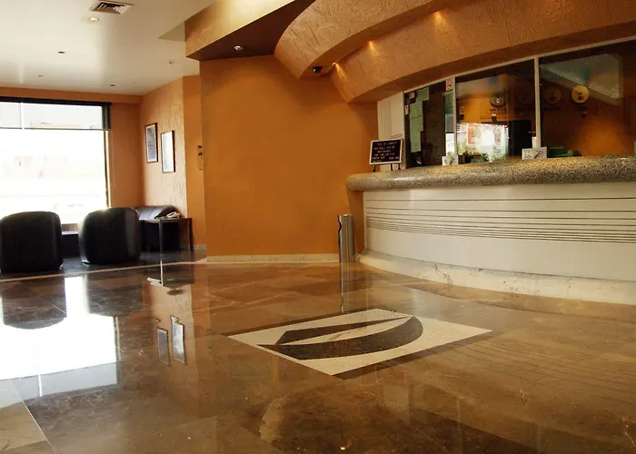 Porto Novo Hotel & Suites