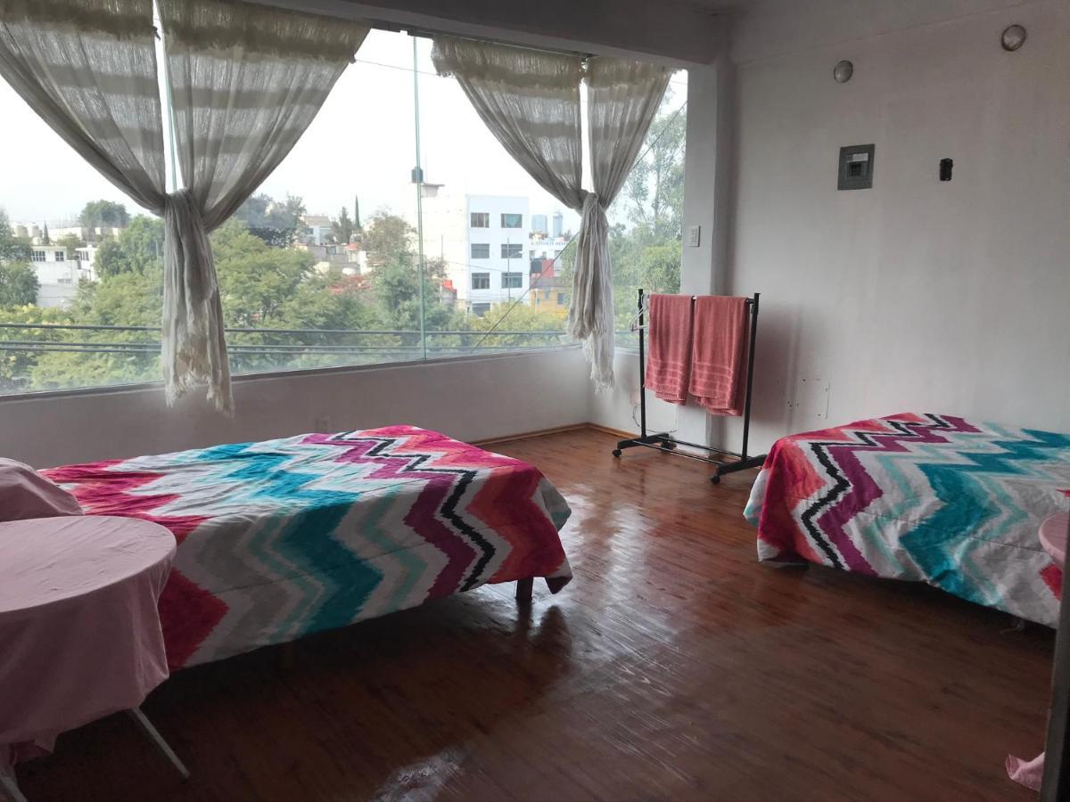 Aztecas Hostel *