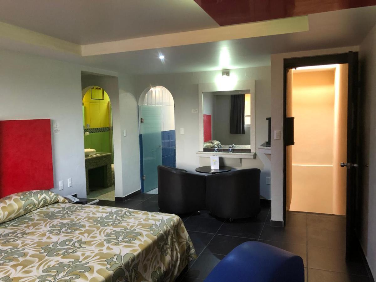 & 7 Hotel