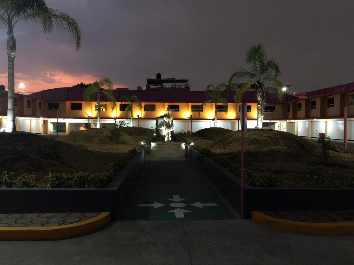 & 7 Hotel 2*