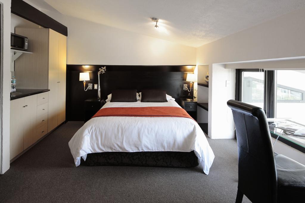 Aztic And Executive Hotel 4*