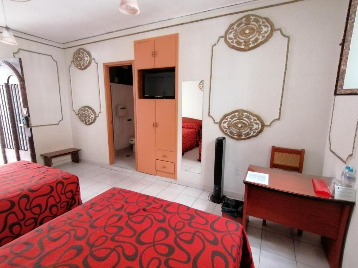 Casa De La Luna Hotel