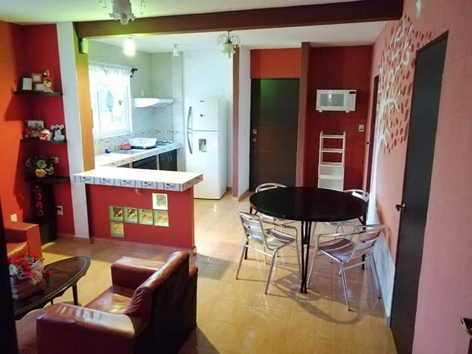 Hermoso Depa De 3 Recamaras Y 2 Banos En El Centro De Coyoacan * Mexico City