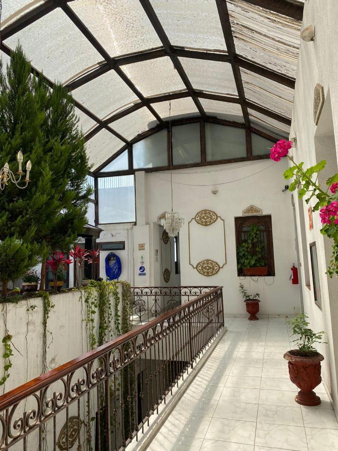 Casa De La Luna 3*