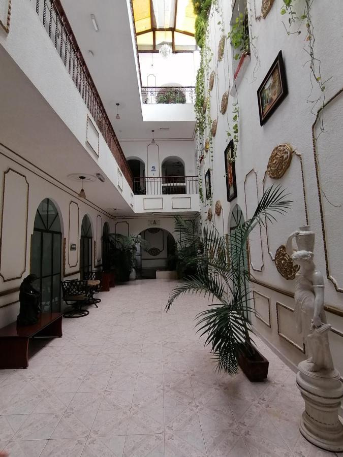Hotel Casa De La Luna 3*