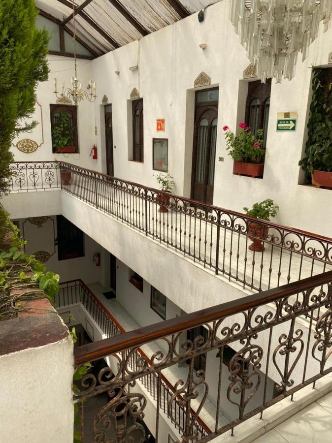 Hotel Casa De La Luna 3*