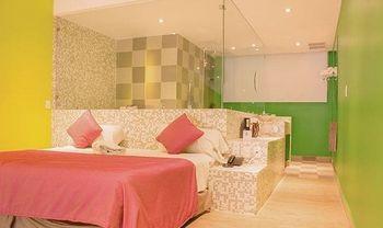 Montreal Hotel 4*