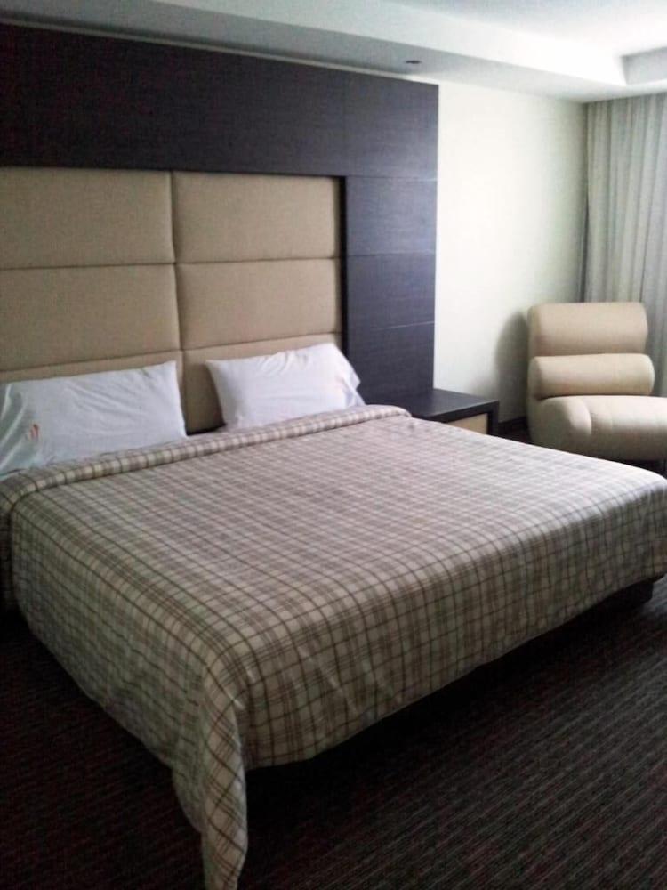 Astor Hotel 4*
