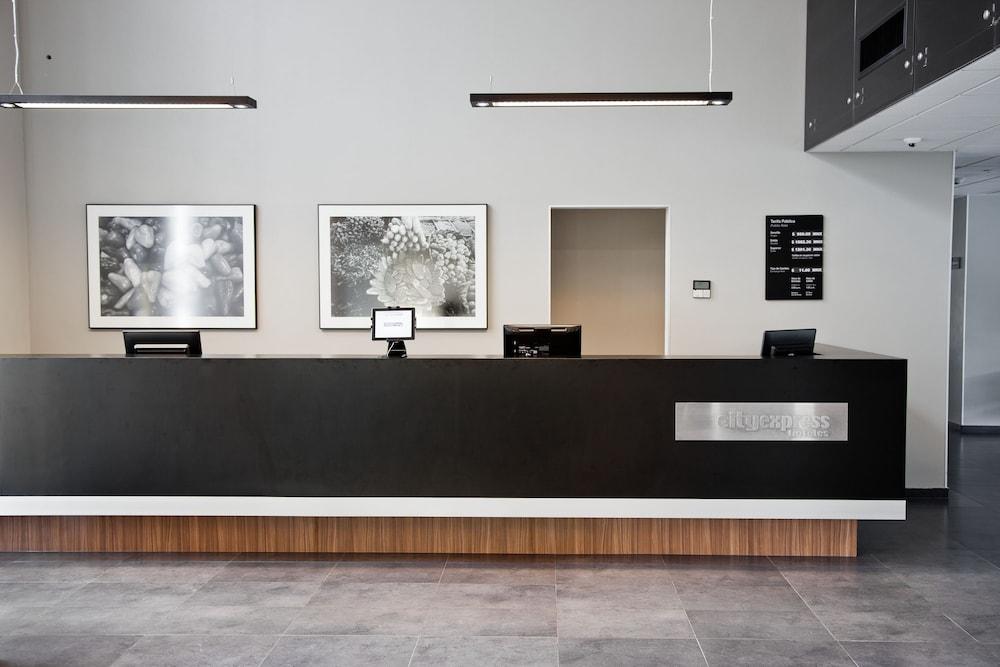 Express By Marriott Ciudad De Plaza