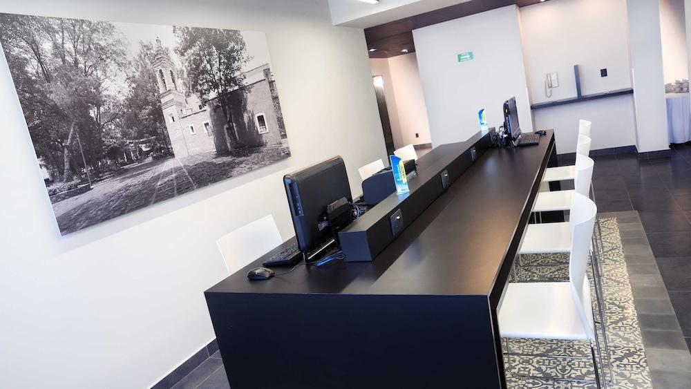 Hotel Express By Marriott Ciudad De Mexico Patio Universidad 4*