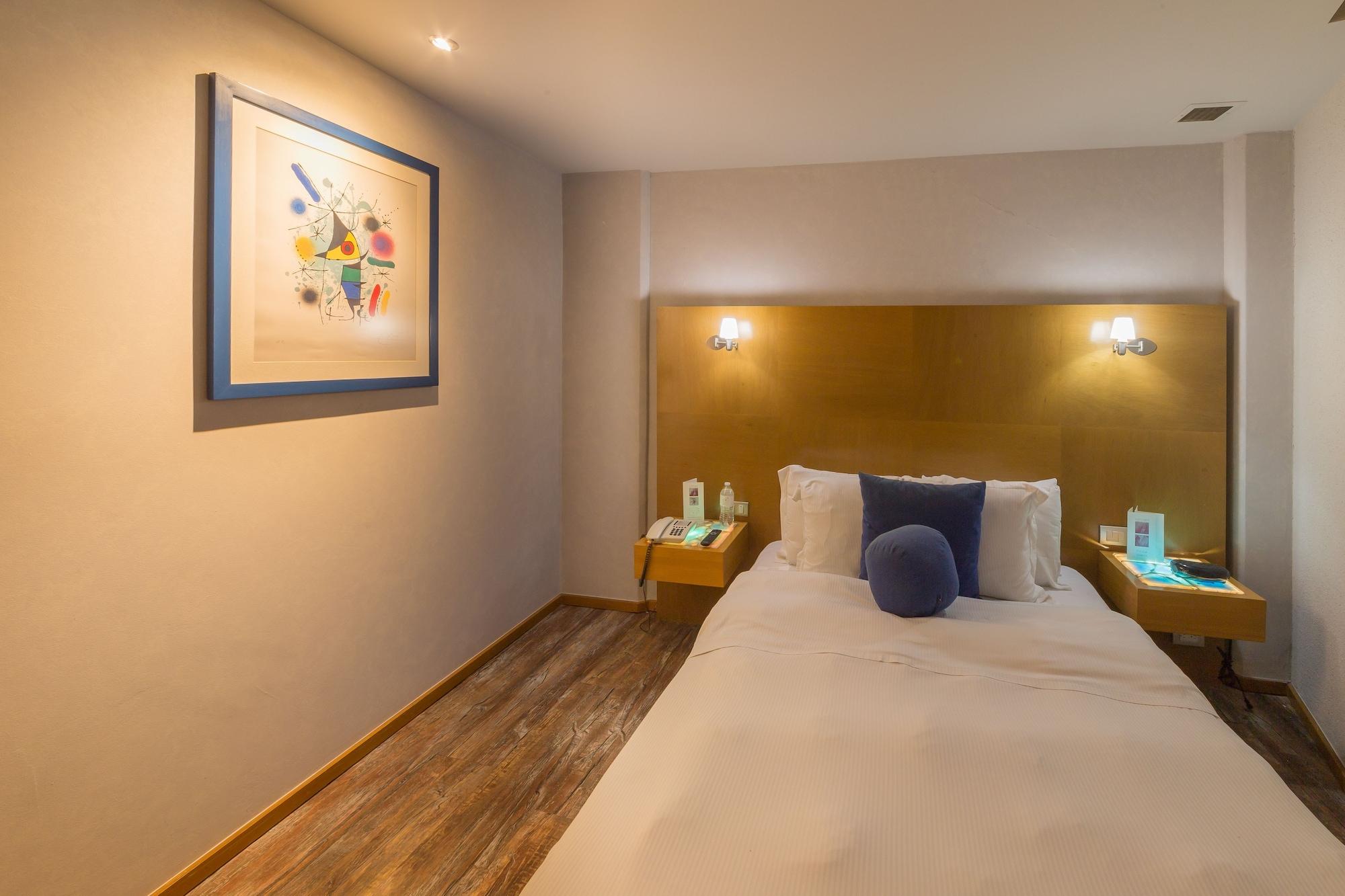 Hotel Contempo 5*