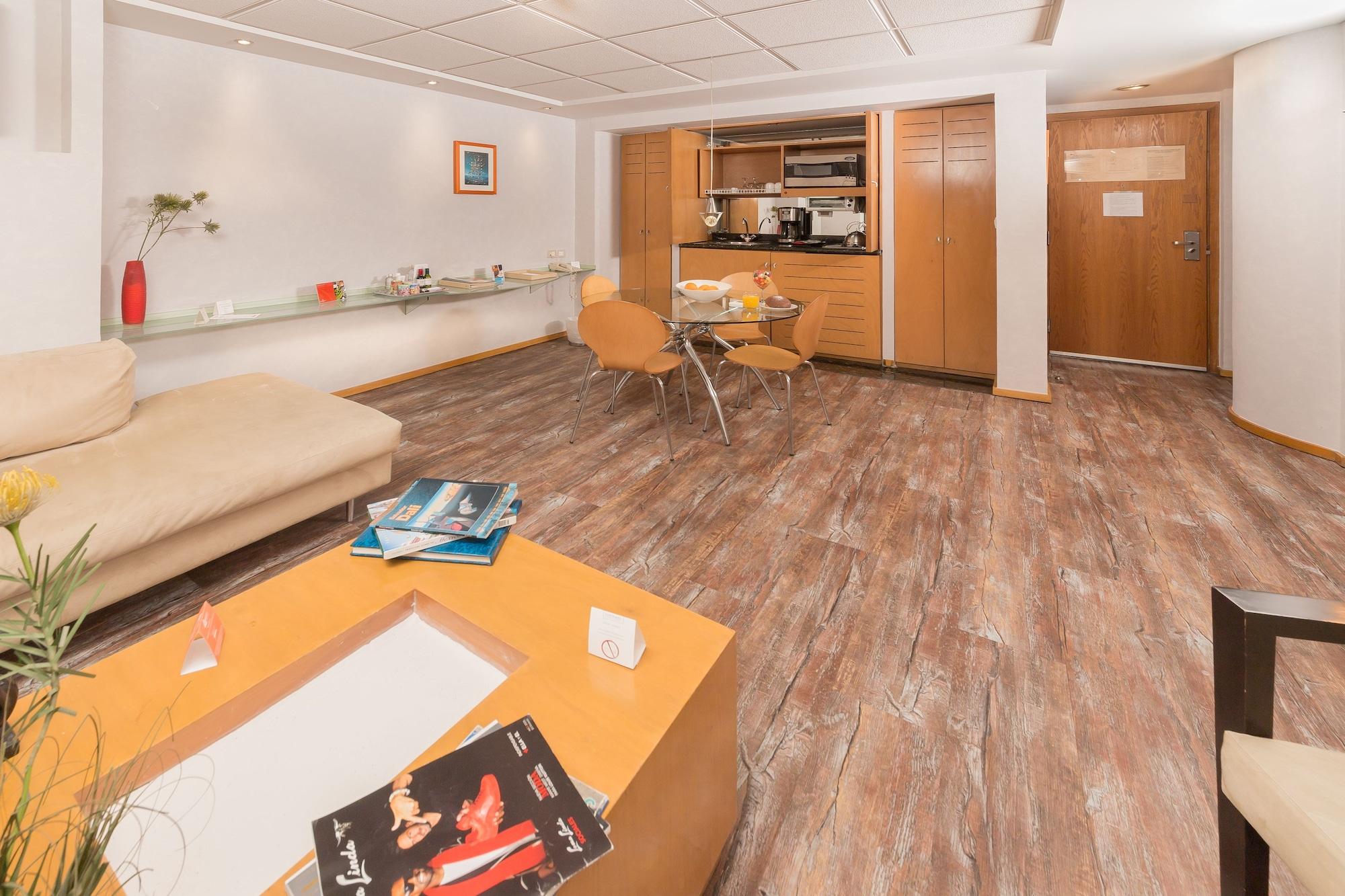 Hotel Contempo 5*