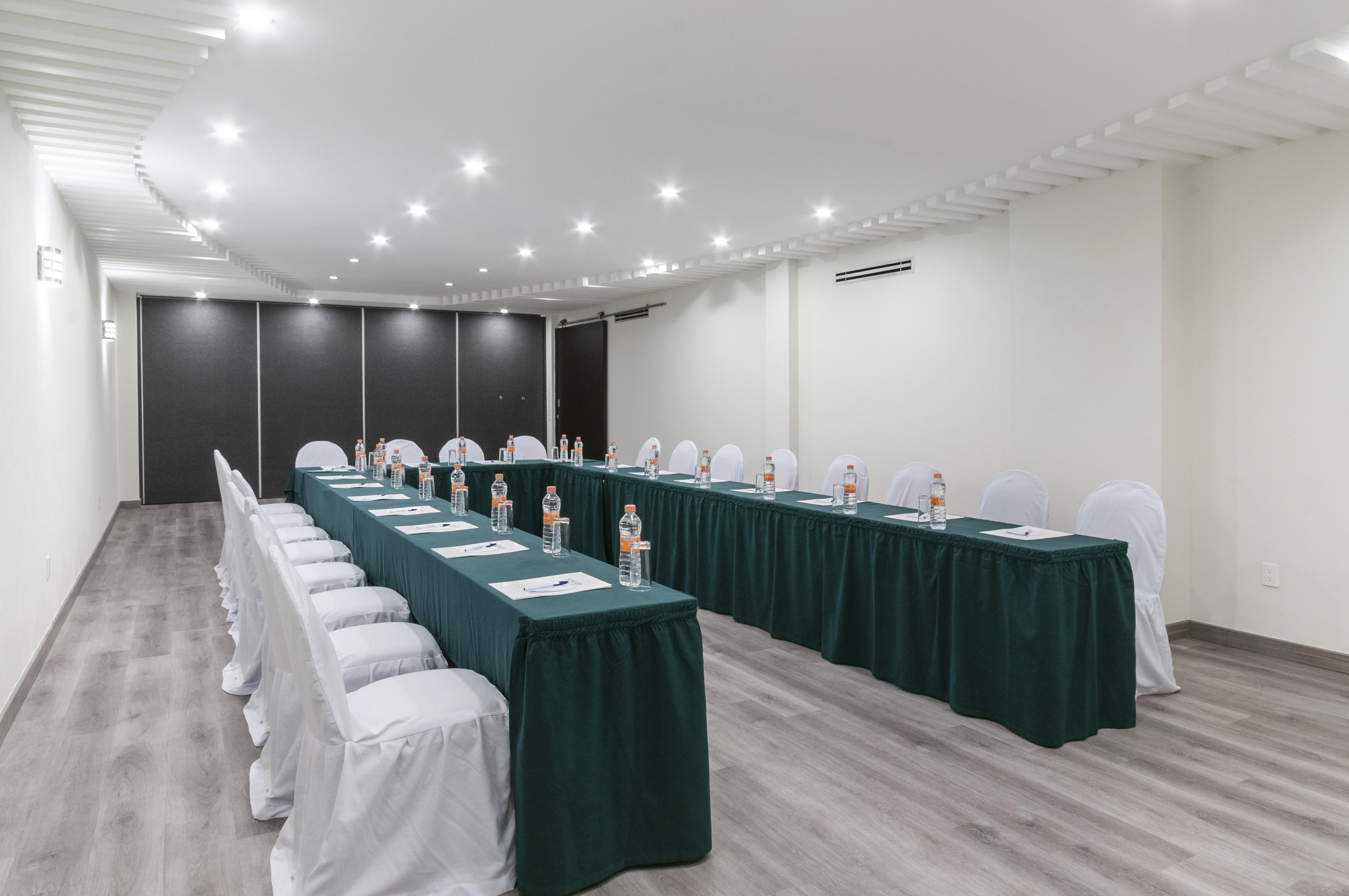 Hotel Ritz Ciudad De 4*