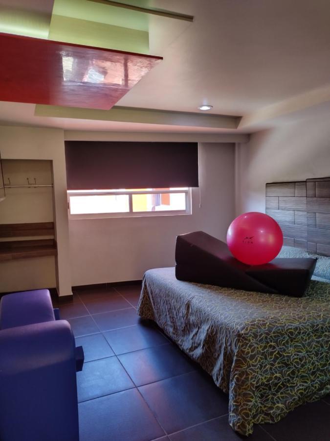 Hotel & 7