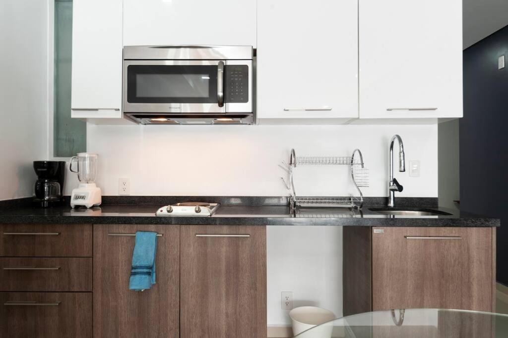 600 Sq Ft In Trendy Area, 150 Bps Fiber Optic Apartment Mexico City