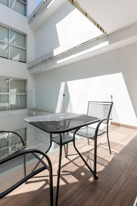 Apartment 600 Sq Ft In Trendy Area, 150 Bps Fiber Optic *