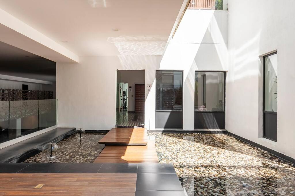 600 Sq Ft In Trendy Area, 150 Bps Fiber Optic Apartment *