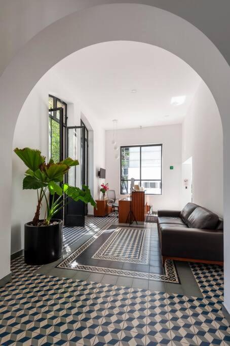 Apartment 600 Sq Ft In Trendy Area, 150 Bps Fiber Optic *