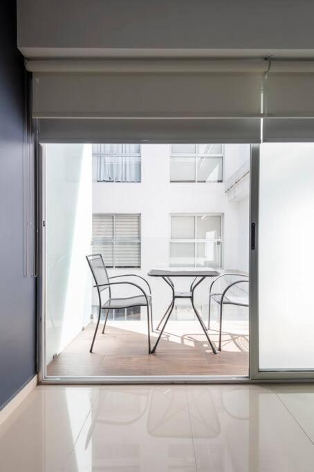 600 Sq Ft In Trendy Area, 150 Bps Fiber Optic *
