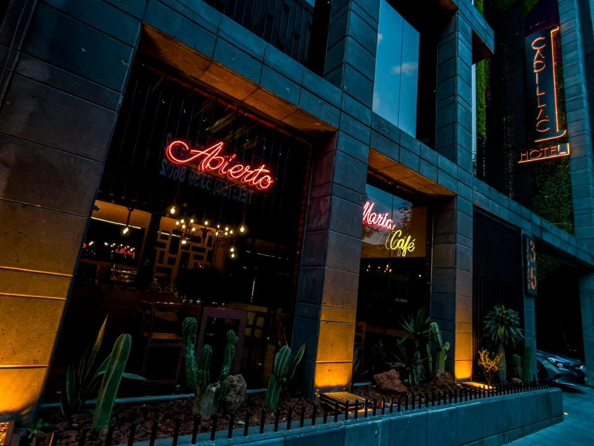Cadillac Cocoon Beds Hotel cápsula México DF