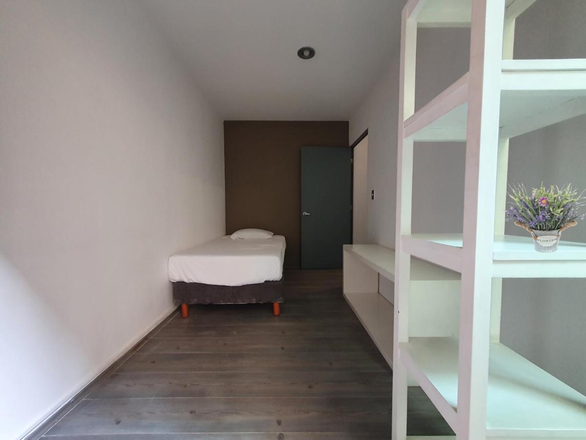 Apartamento Puerta Condesa, & *
