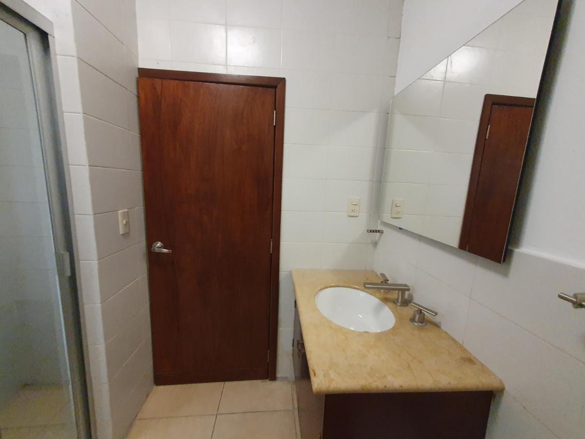 Apartamento Puerta Condesa, & *