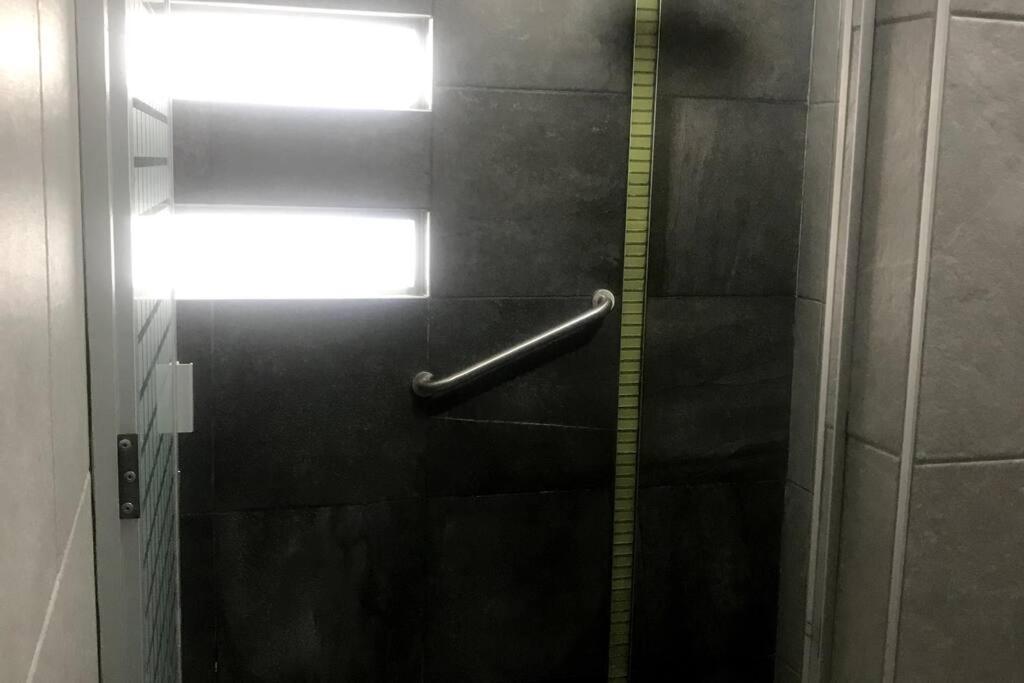 Donovan, Confortable Con Bano Privado México DF