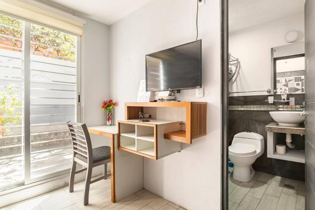 Donovan, Confortable Con Bano Privado México DF
