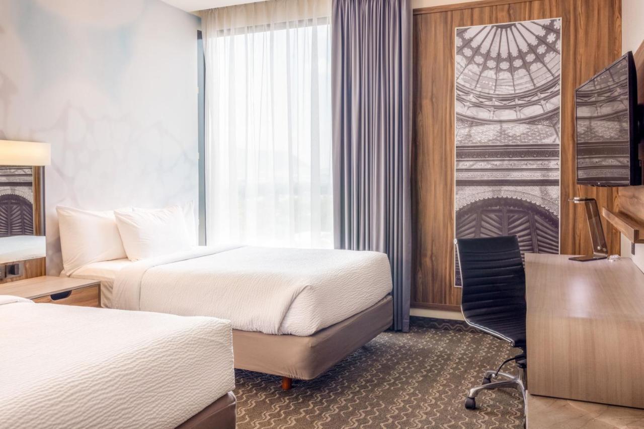 Courtyard By Marriott Mexico Vallejo 4*