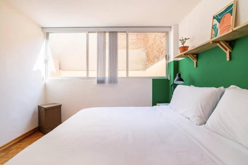 Quiet And Cozy With Terrace, King-size Beds, And Parking Lot Apartamento *